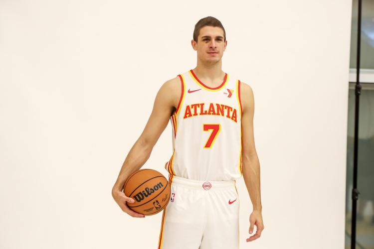 华体育hth-名记：久里希奇和老鹰的合同3年595万 只有第一年的127万受保障