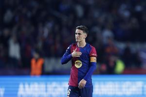 华体会hth体育-马卡：弗里克满意加维踢左边锋的表现，未来不排除继续踢这个位置